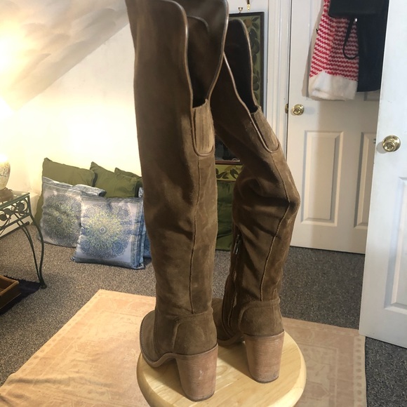 Vince Camuto boots. - Picture 3 of 5